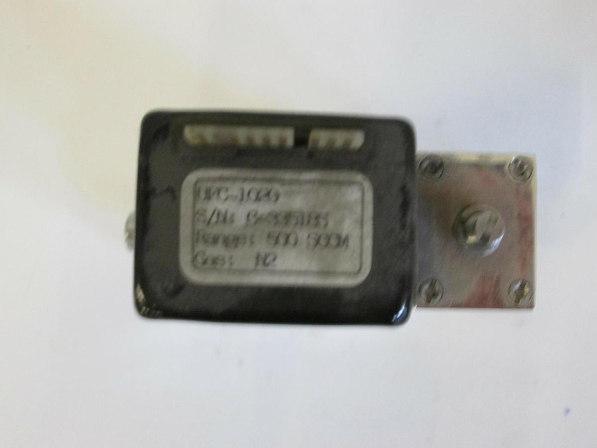 Used Unit UFC-1020 Mass Flow Controller MFC, N2, 500 SCCM, 1/4" Male
