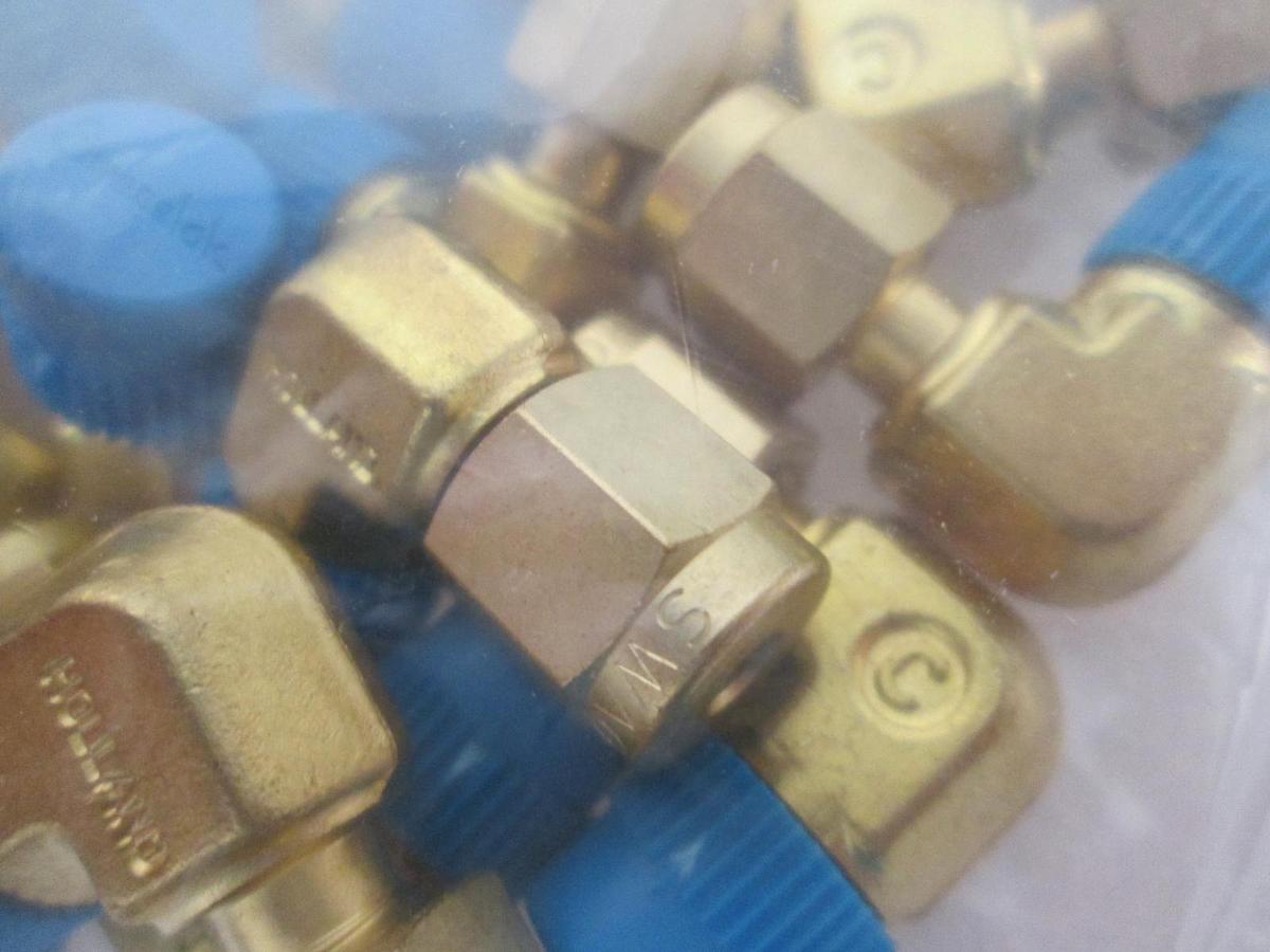 Used Swagelok, Elbow Fitting, 206-394, New, Lot of 31