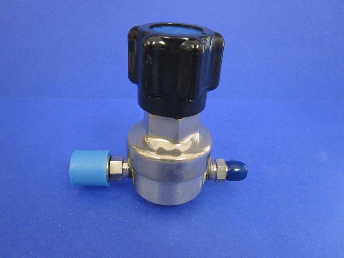 Used Veriflo IR401S2502P Regulator 1/4" FVCR x 1/4" Swagelok