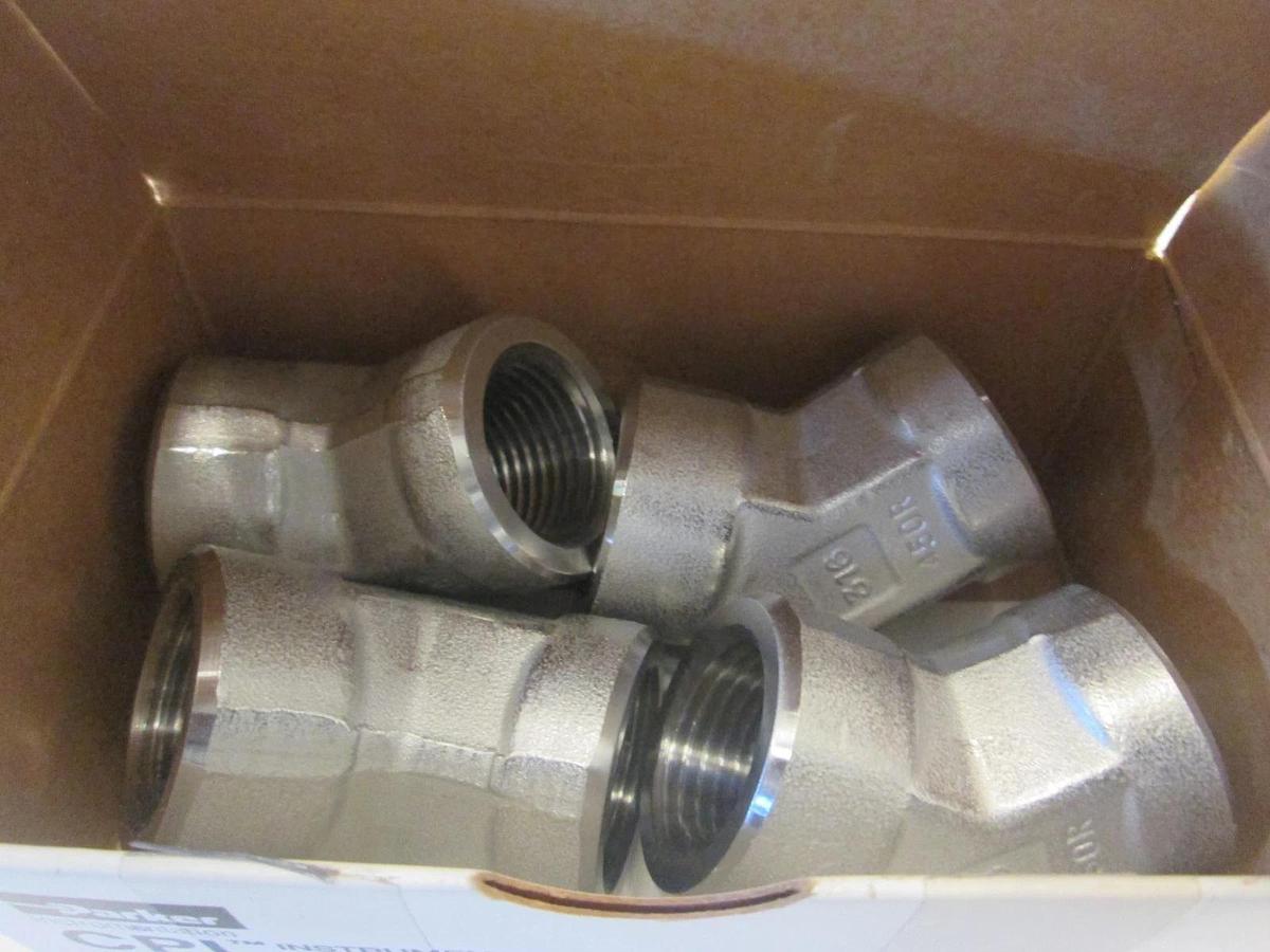 Parker, 8-8 FVE-SS, 45 Degree Elbow Fitting, Box of 4, New