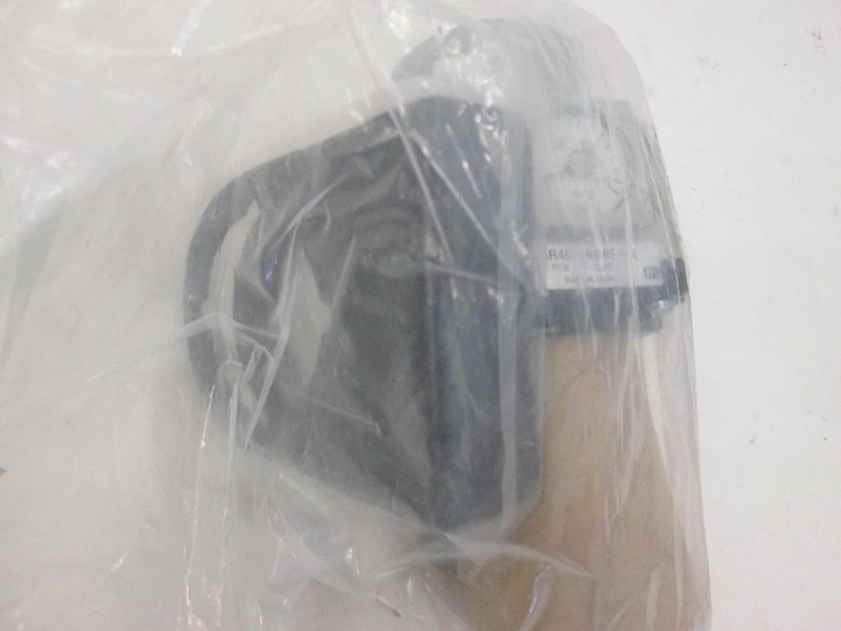 SMC, AR40-N04BE-Z, Pressure Regulator, New