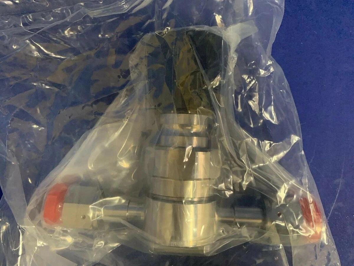 Used Tescom 64-26V1TRL20 Regulator, 1/2" FVCR, 60 psi, New