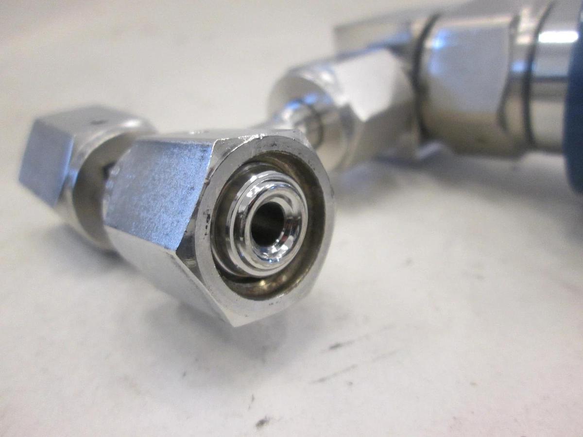 Used Parker UHP TITAN II, 316L VAR, High Purity Stainless Steel Valve w/ Tee, Used