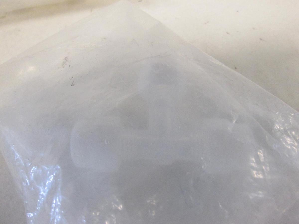 Used SAINT-GOBAIN, 1103730, Union, Teflon PFA Tee, 1/4OD x 1/4OD x 1/4OD Tube, New, 5