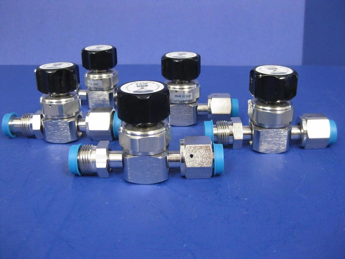 Used Veriflo Parker 955ISFS8FM Valve, 1/2" MVCR x 1/2" FVCR, LOT of 5 Used