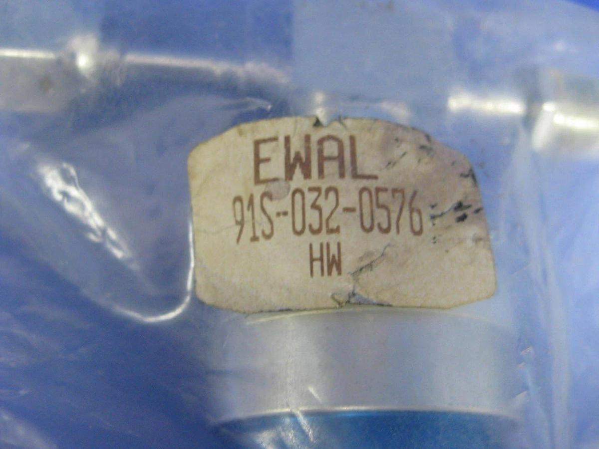 Parker Ewal Diaphragm Valve 91S-032-0576 for Semi-Gas, 1/4" MVCR x 1/4" FVCR