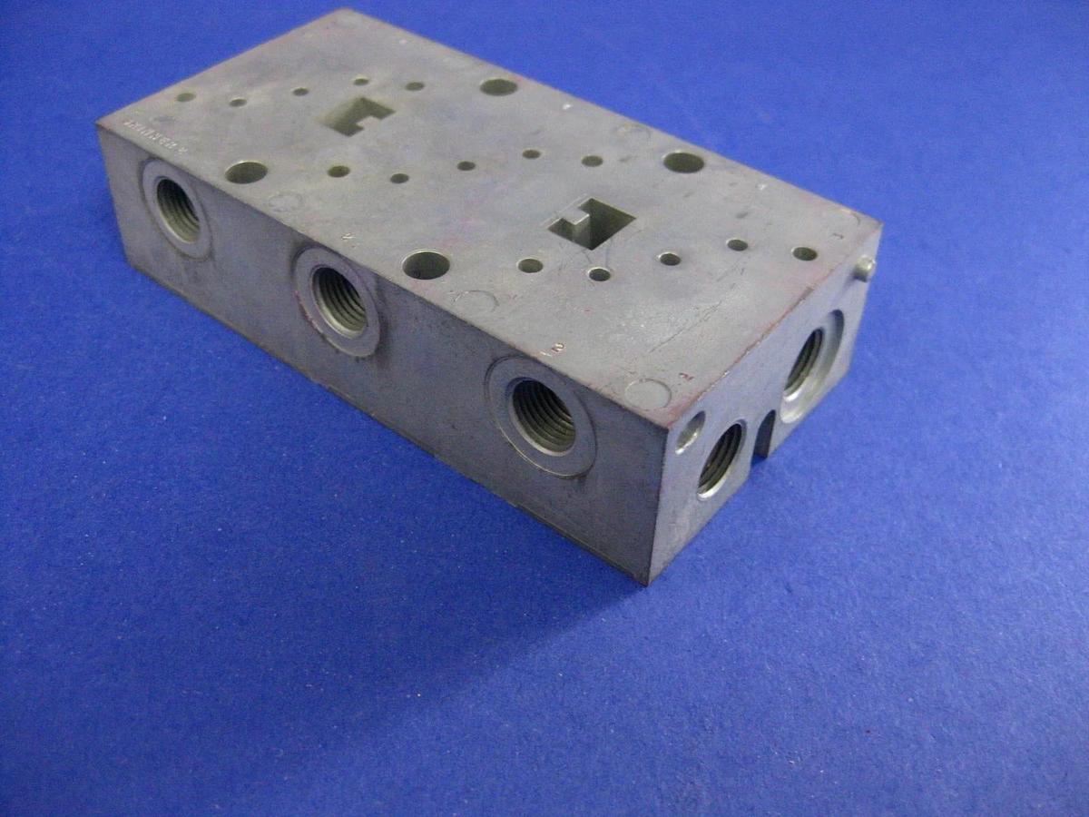 Used SKINNER Manifold Base MB 60 S006 - LOT of 4