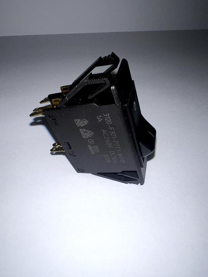 Used Electrical Switch DIFOAL001 3120-F321-P7T1-W01D 1A AC240V DC50V, Used