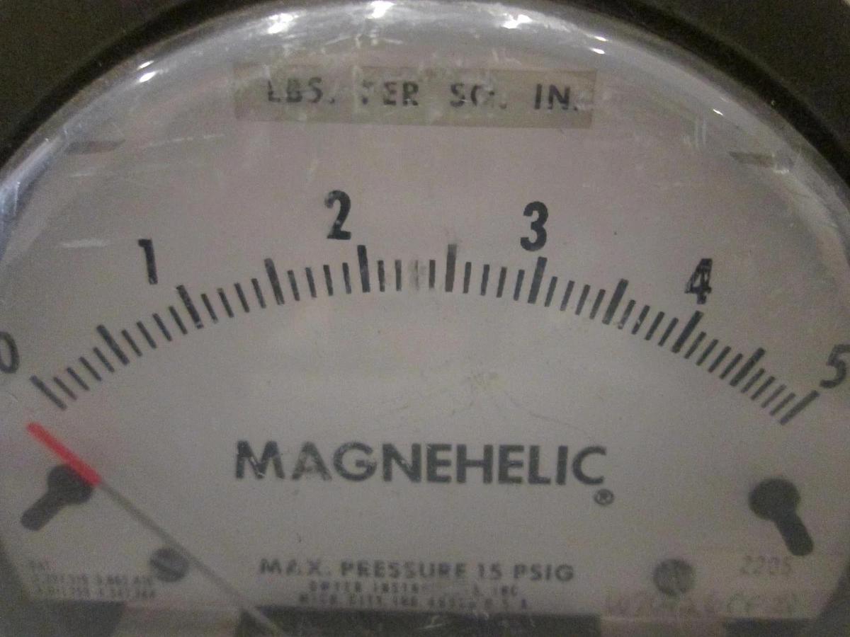 Used Dwyer, Magnehelic Pressure Gauge 0-5", 2205, Used