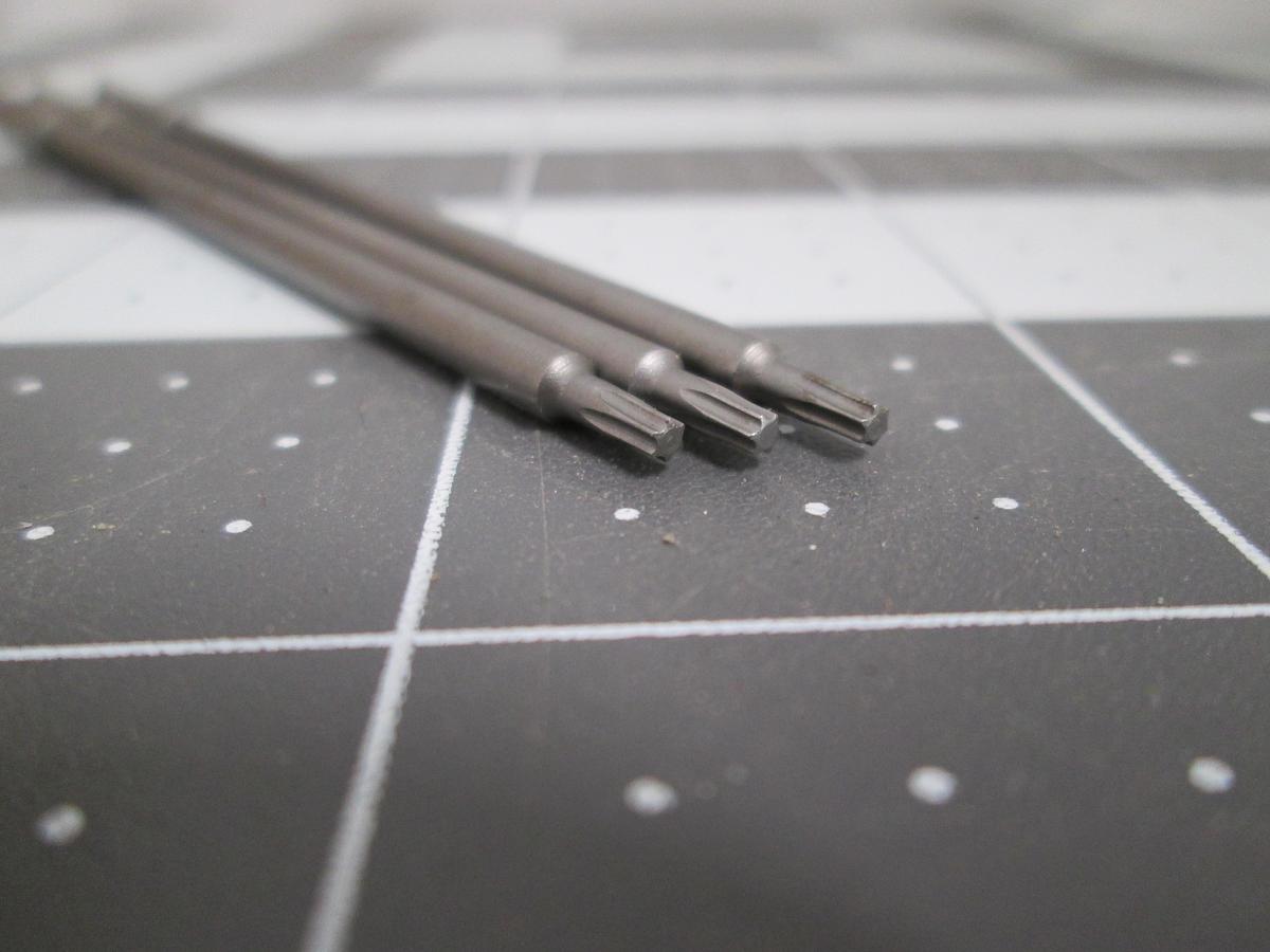 Western Digital, 704506107, T6 x 110mm Half-Moon Torx Bits Lot of 556