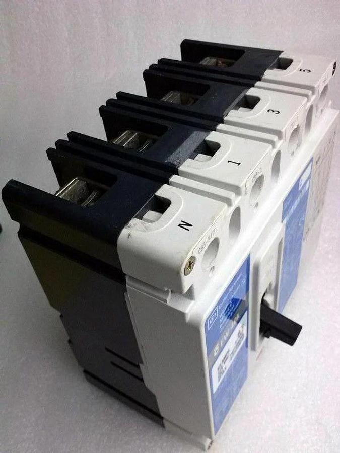 Used Cutler Hammer FWF4063OL Circuit Breaker,4 Pole 63 Amp 690V, Used