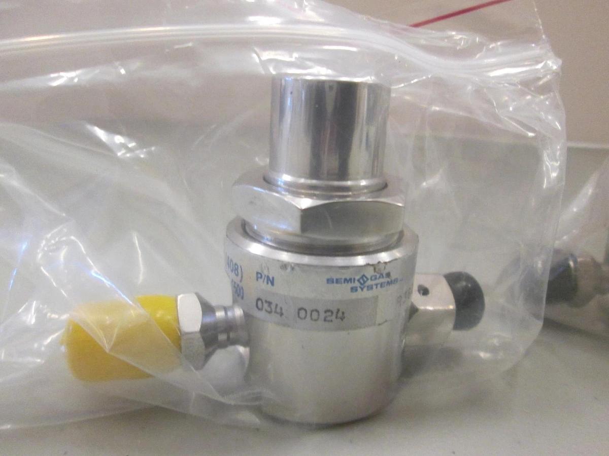 Used Veriflo Semi-Gas 034 Purge / Vent Valve, - 1/4" MVCO x 1/4" FVCO