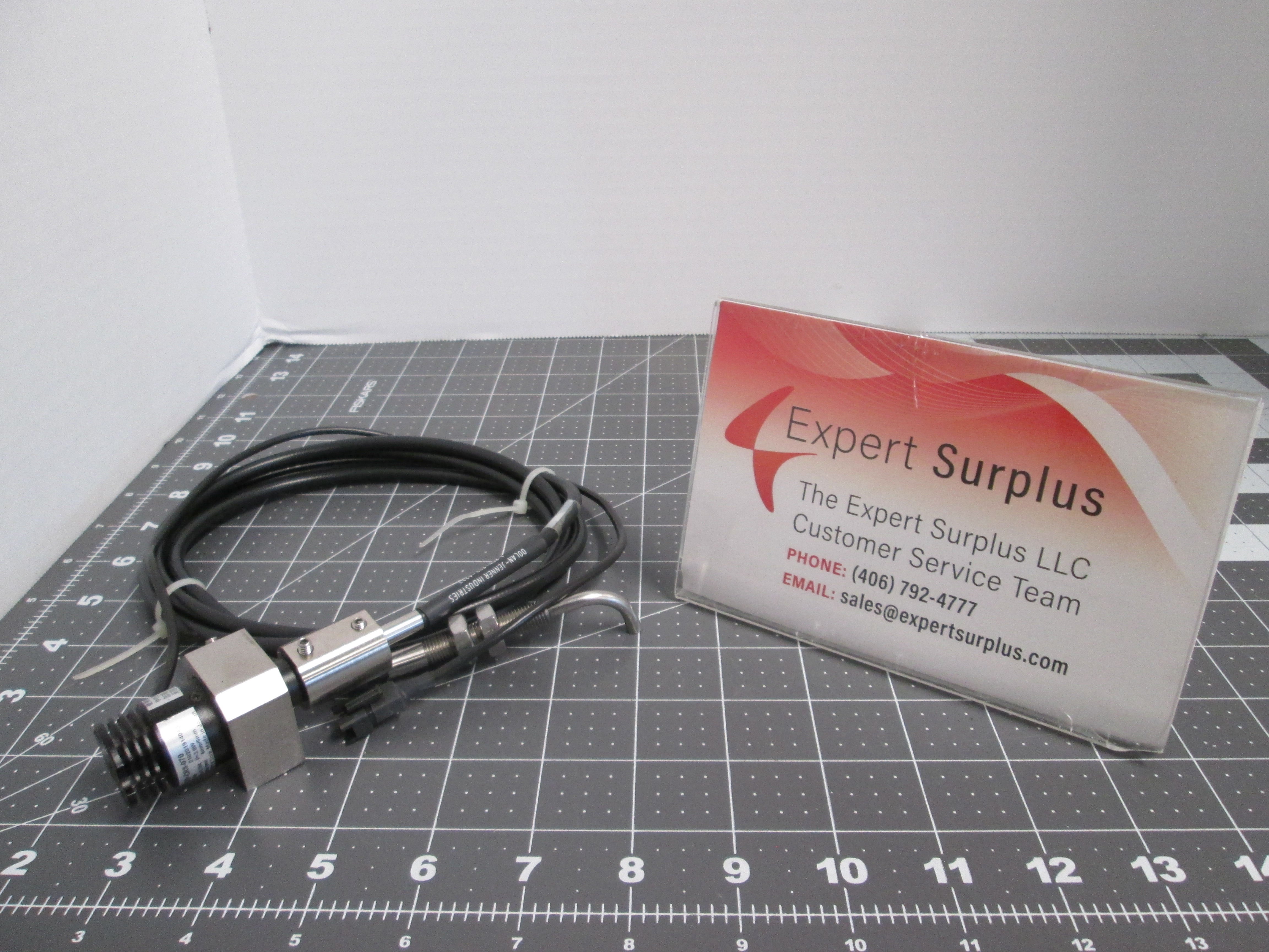Used Lot of 2 SMC MKA20-20L Rotary Clamp Pneumatic Cylinder 20mm Bore 20mm Stroke