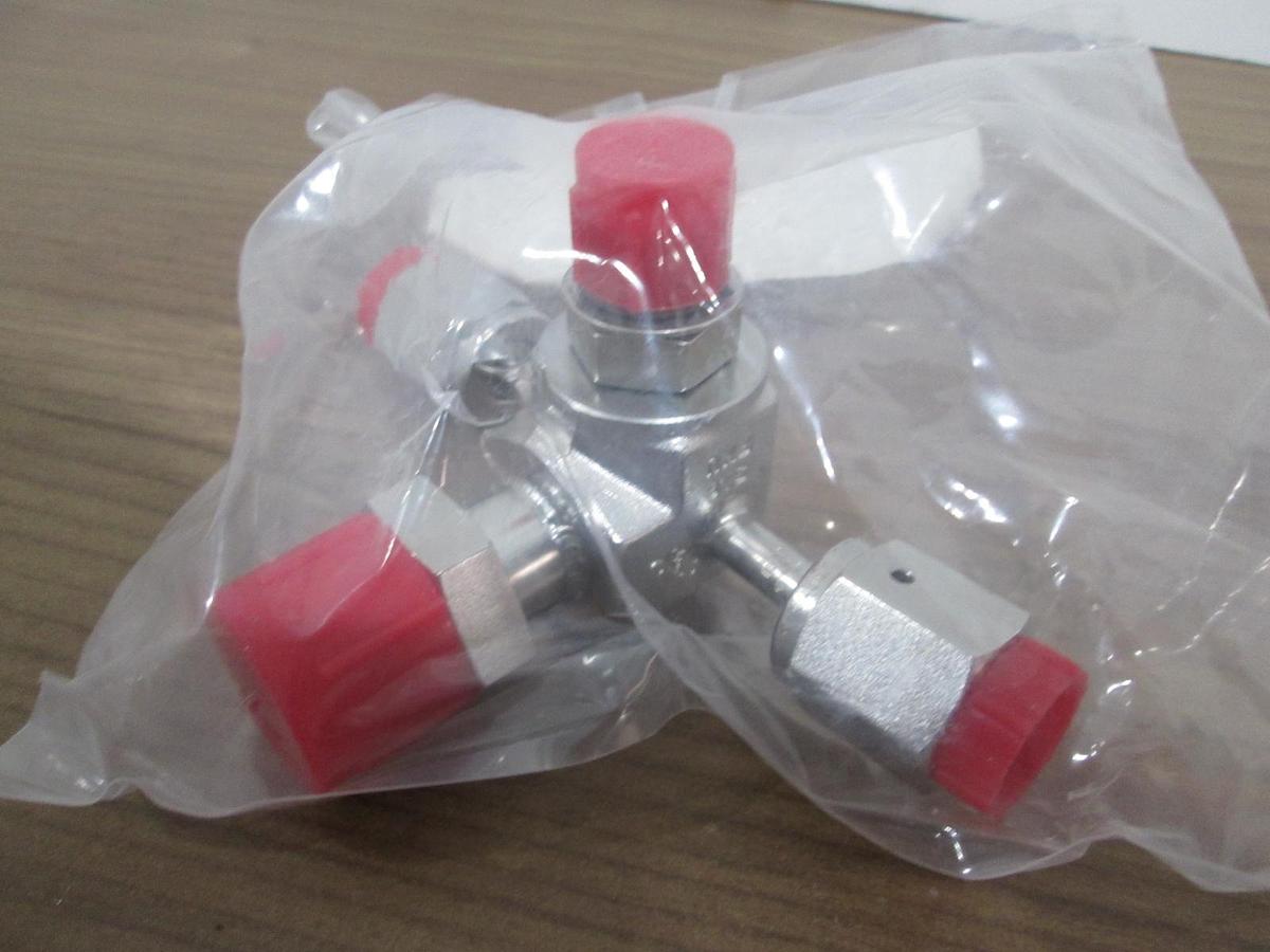 Used AMAT, 0225-32215, 4 Connector, Modified Weldment, Used