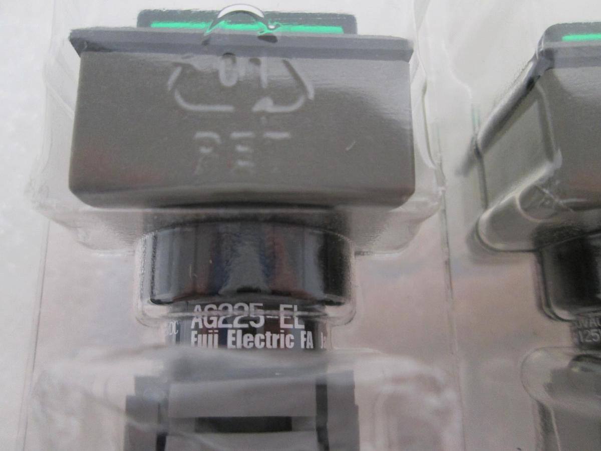 IDEC, AG225-ELG22B3, Push Button Switch, Green, New, Lot of 2