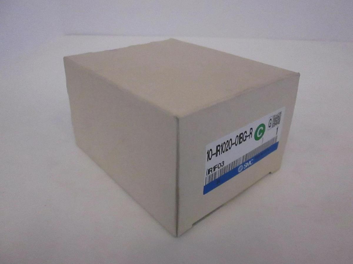 SMC, Precision Pressure Regulator, 10-IR1020-01BG-R w/ G33-10-01-X111 Gauge, New