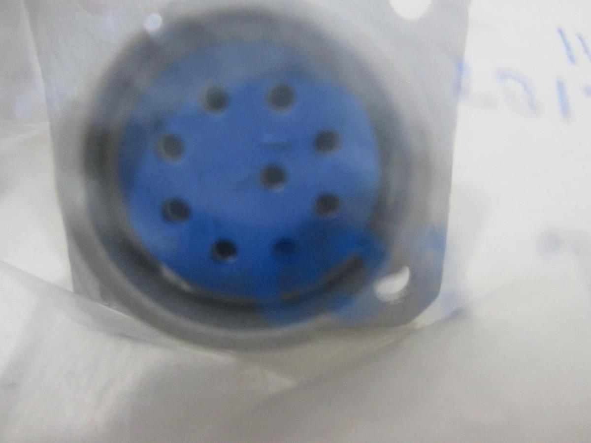 Used Amphenol, 165-16, 9 Pin, Female Connector, New
