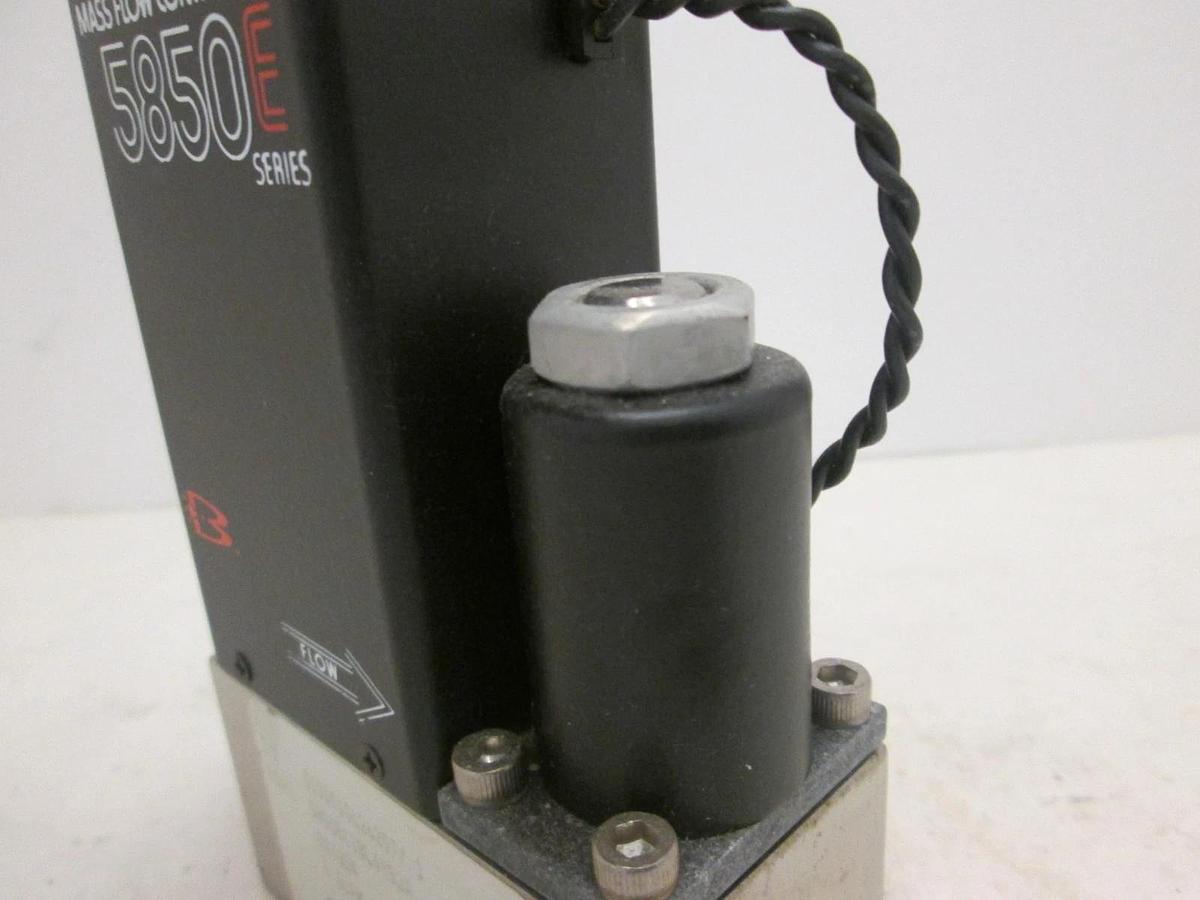 Used Brooks 5850E, Mass Flow Controller MFC, O2, 0-5 SLPM, 1/4" MVCR, Used