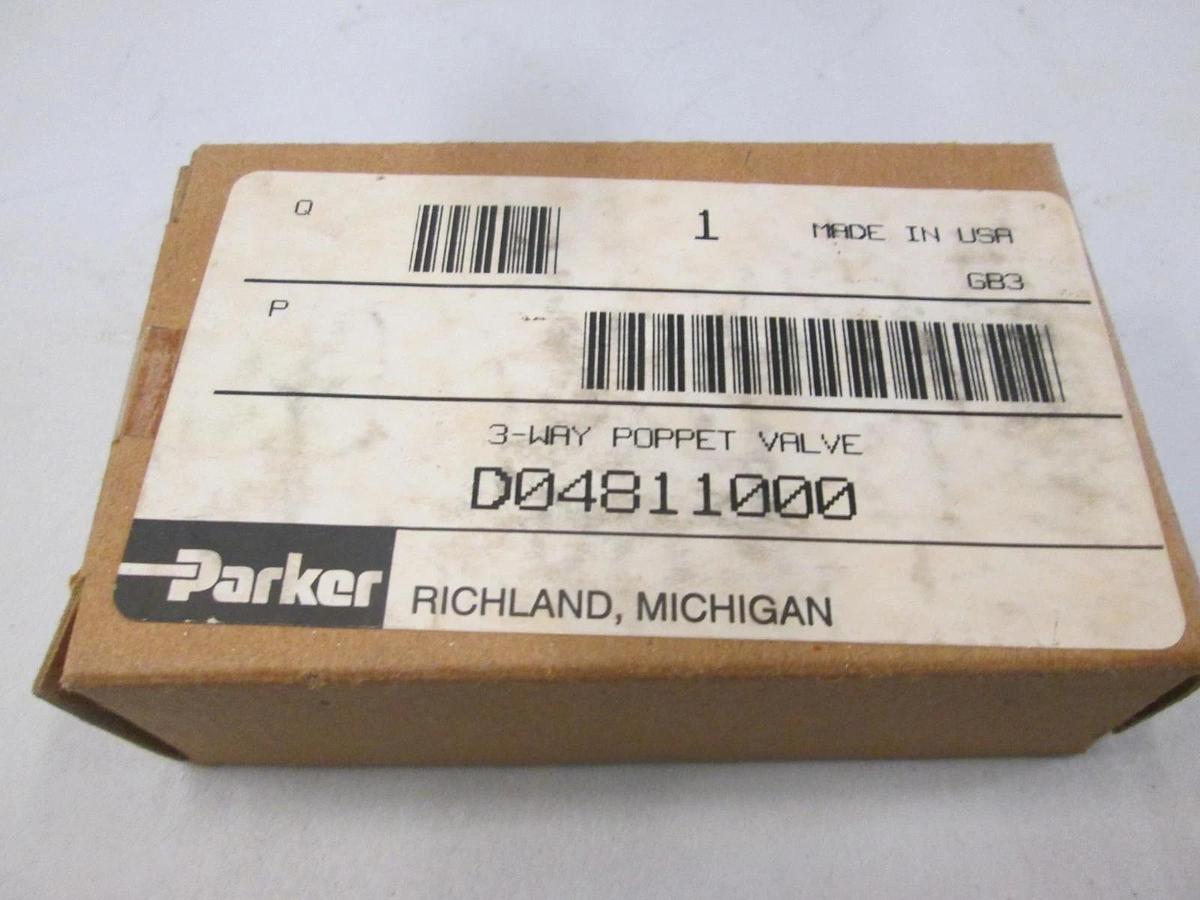 Parker, D04811000, 3 Way manual Poppet Valve, New