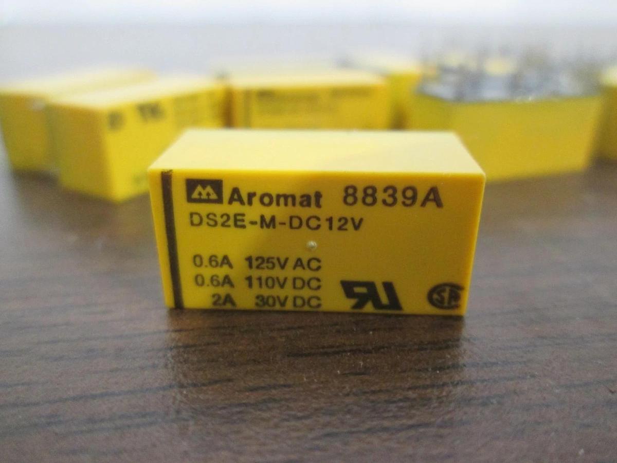 Used Aromat, 8839A, DS2E-M-DC12V, Signal Relay, Lot of 14