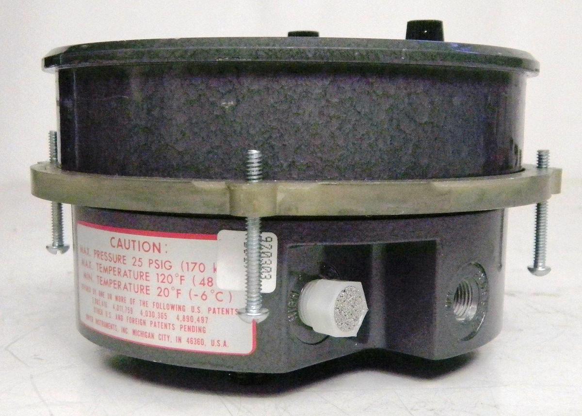 Used Dwyer 3001C Photohelic Gauge 0 to 1 inch