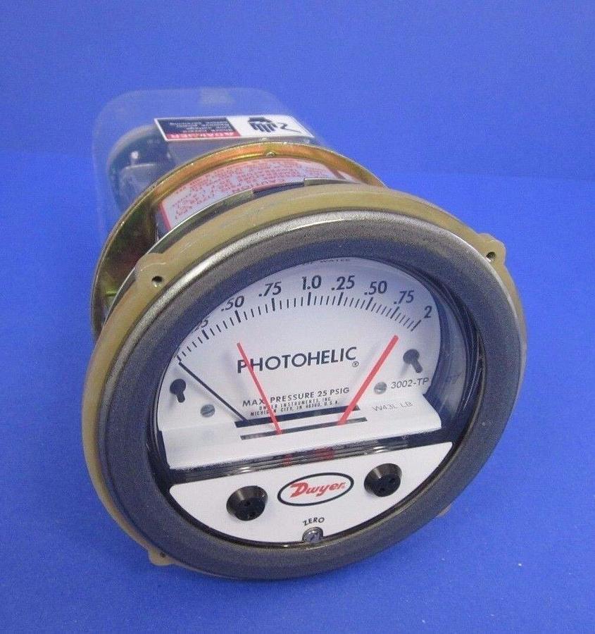 Used Dwyer 3002-TP Photohelic Pressurer Switch/Gage, 0-2.0" of Water
