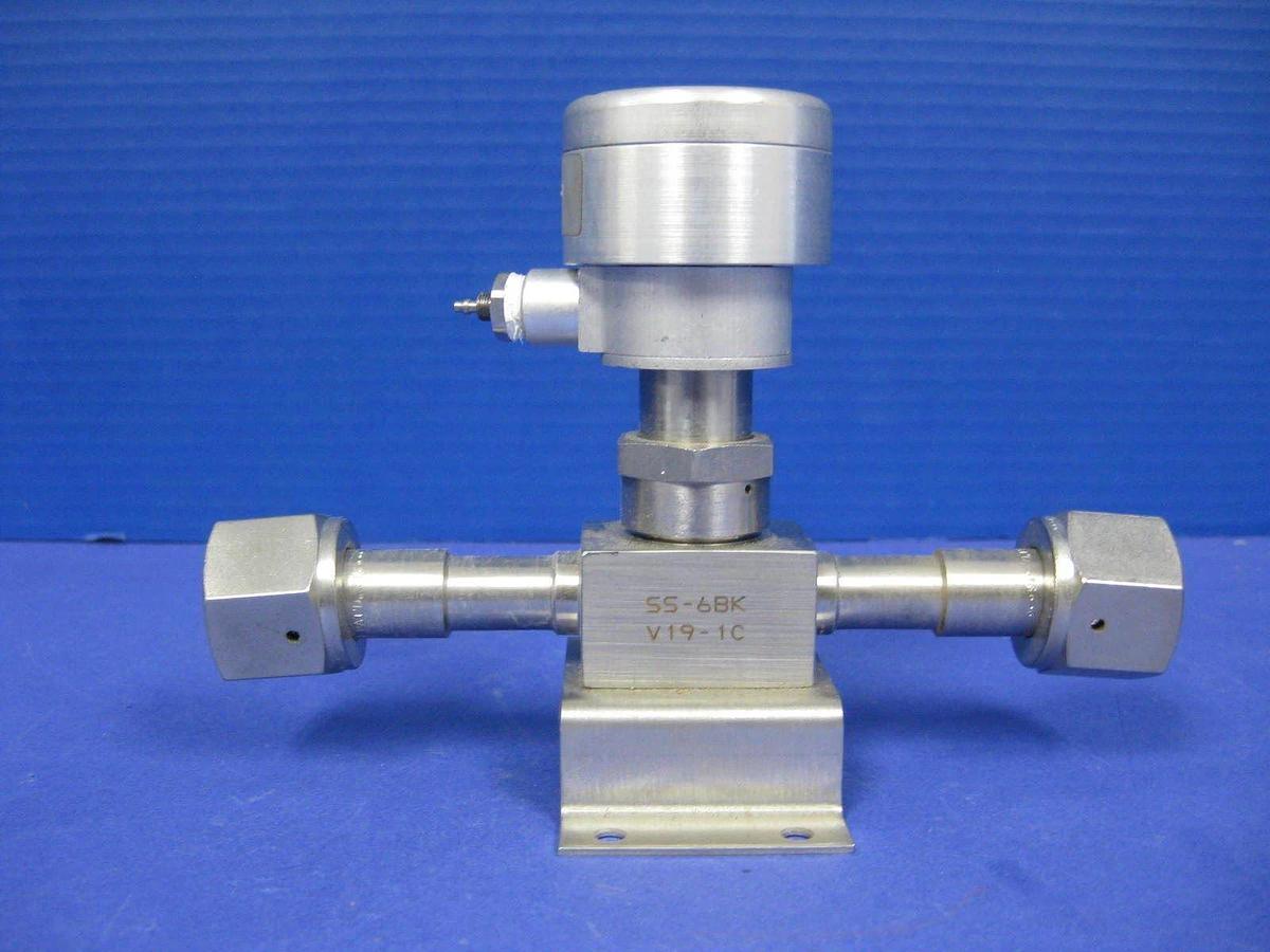Used Swagelok SS-6BK-V19-1C Bellows Sealed Valve w/ NC Actuator, 1/2" FVCR, Used