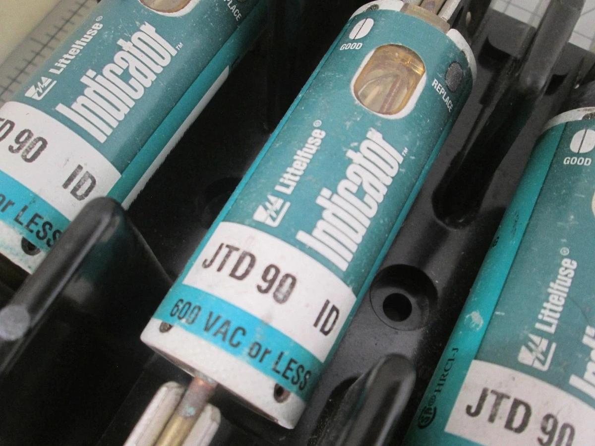 Used Bussmann, J60100-3CR Fuseholder w/ 3 Littelfuse JTD 90 ID Fuses, Used
