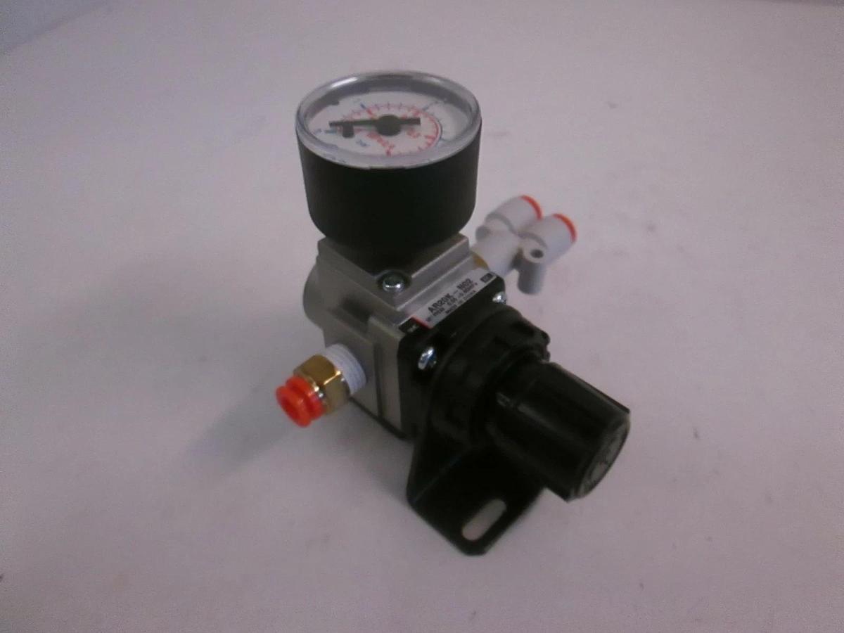 Used SMC Pneumatic Regulator AR20K-N02 w/ Gauge, Used