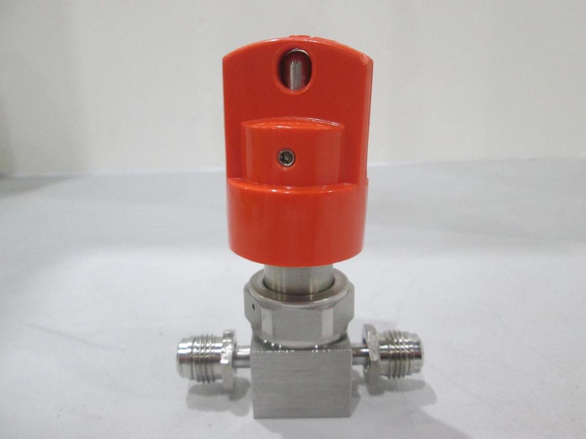 Used Swagelok, 6LVV-DPHLMR4-P-0R, Manual Valve w/ Lock Out, New