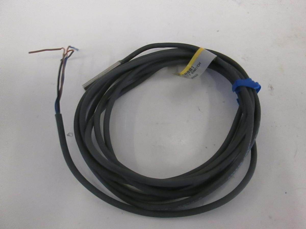 Omron E2E-CR8B1 Proximity Switch, New Open Box