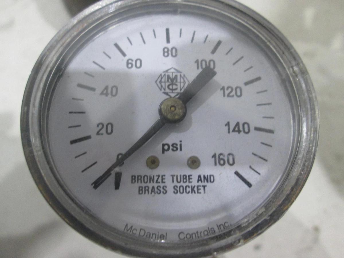 Used Veriflo, HFR902B4PBX8V, Regulator Assy w/ McDaniel 0-160 PSI Gauge, Used
