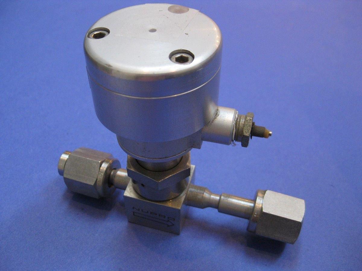 Used Nupro SS-4BK-V13-1C Bellows Sealed Valve w/ NC Actuator, 1/4" FVCR x 1/4" FVCR