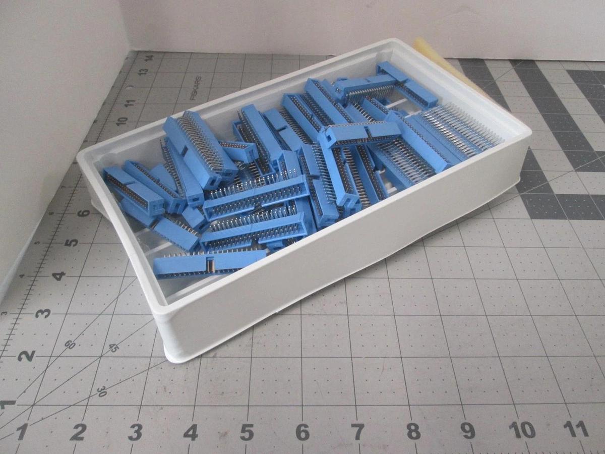AMP, 609-4007, 40 POS, 90 Deg Male Connector, New, Lot of 50