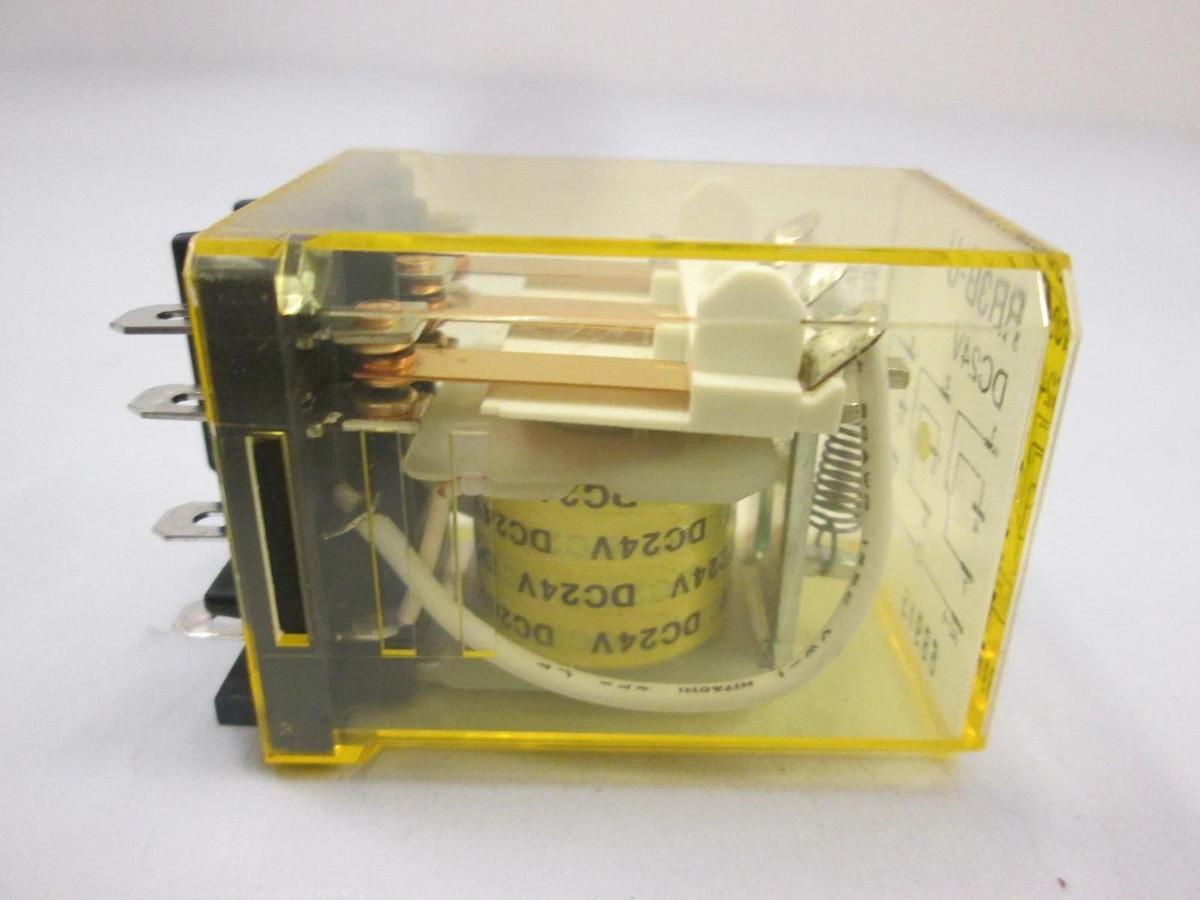 Used IDEC, RR3B-U, DC 24 V Relay, Used