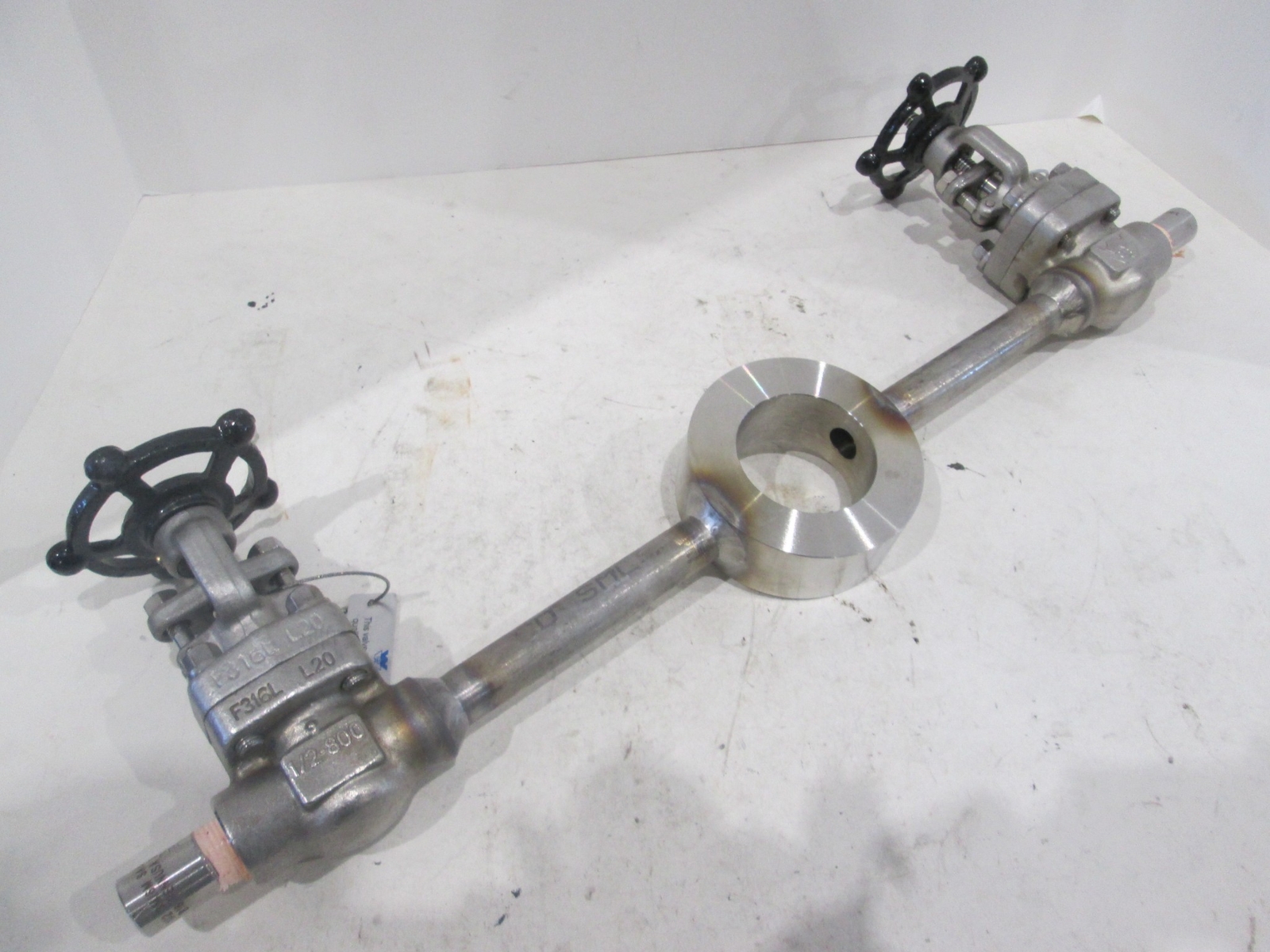 Used Williams, Double Gate Valve, 1600 PSI, FS80T62N-F316L, 1/2", New
