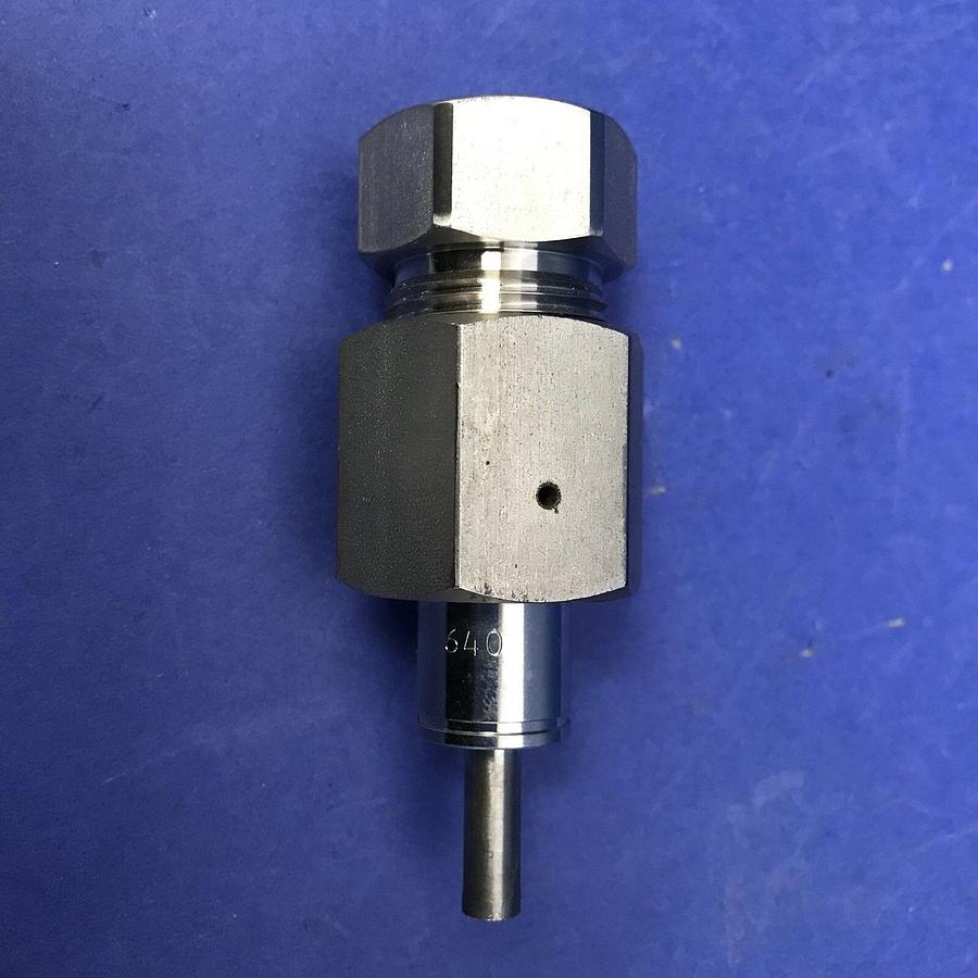 Used CGA 640 Cylinder Inlet Connection w/ CGA 632-642 Nut, Used