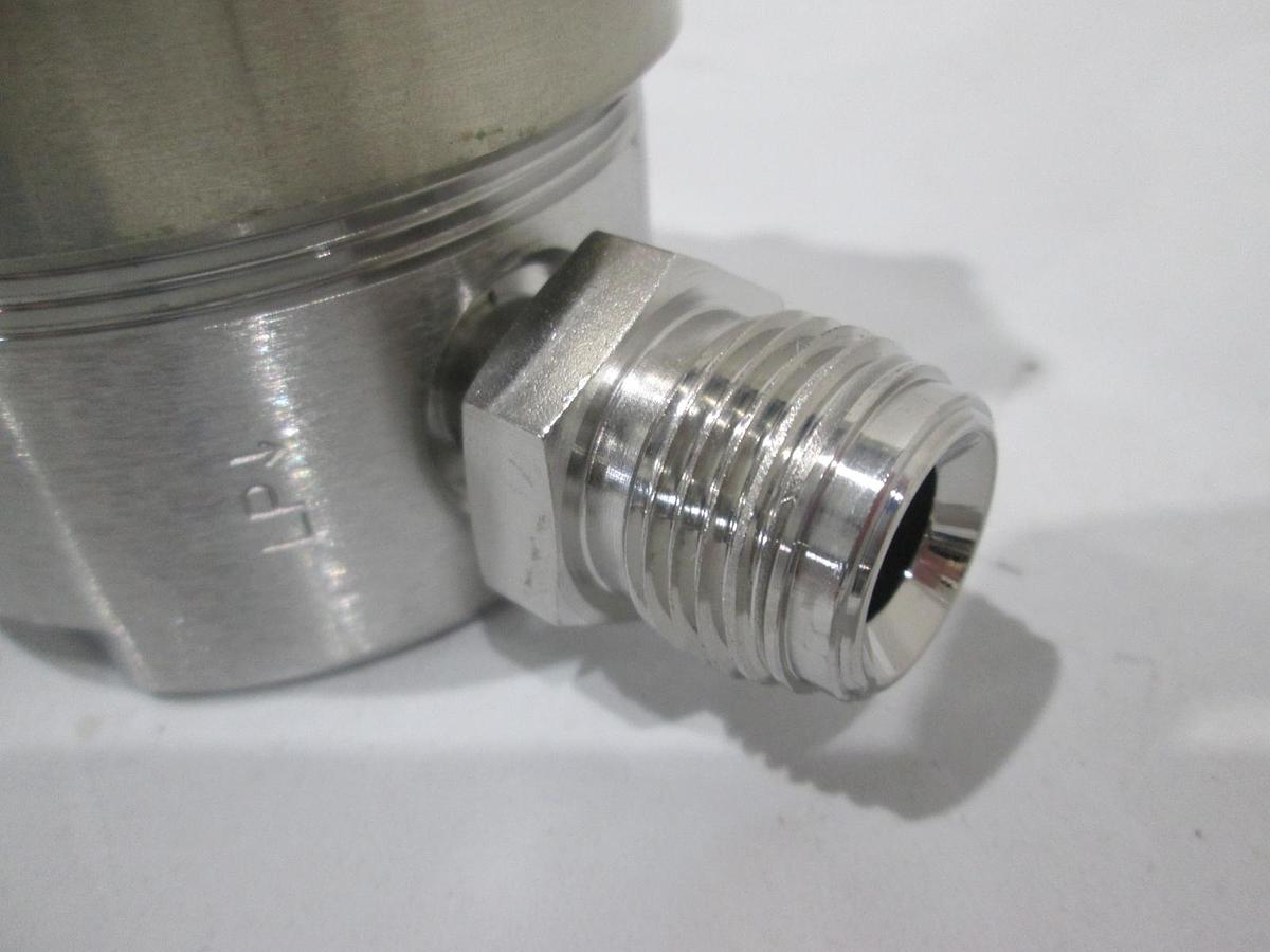 Used Veriflo, Gas Regulator SQ420E502PFS8FM, 1/2" MVCR and FVCR Connectors, Used
