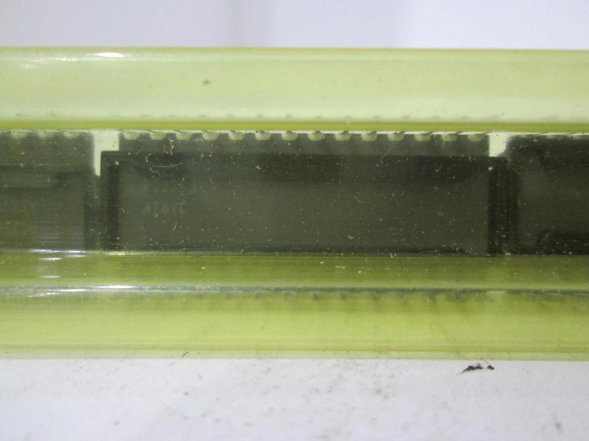 8136Y, 320066-12, Integrated Circuit, New, Lot of 11