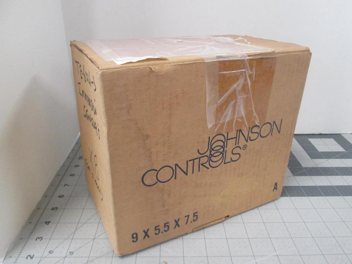 Johnson controls, TE-6001-3, Immersion Sensor Mounting Assy, New, Lot of 8