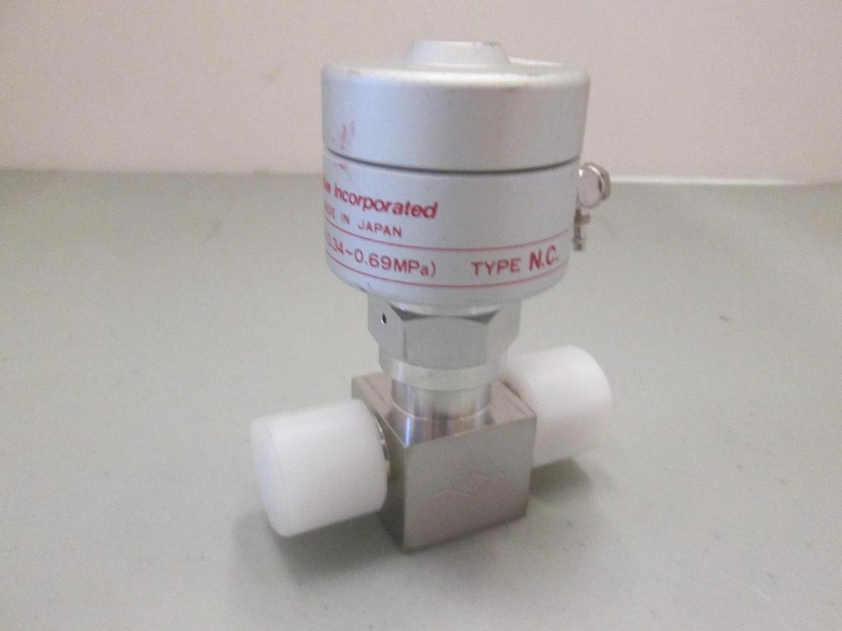 Used Fujikin Mega-Mini, 3.5-7kgf, Pneumatic Valve, 1/4", Used