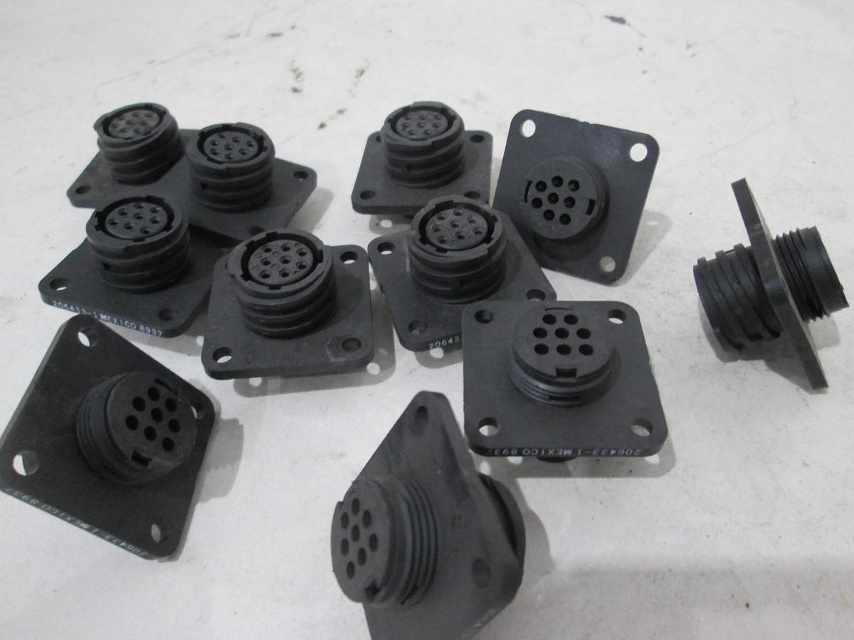 Used Amphenol, 206433-1, 8 Pin, Female Connector, New, Lot of 11