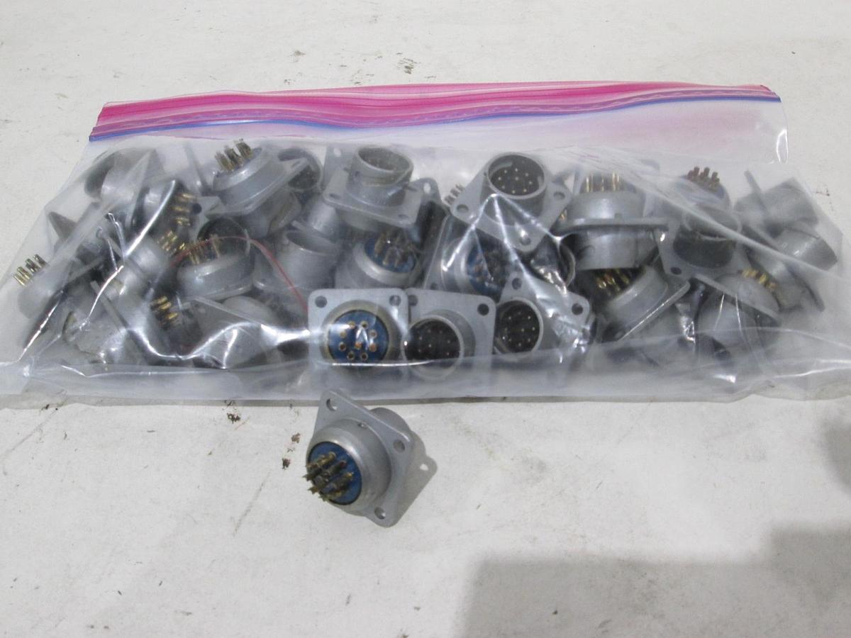 Used Amphenol, 9080-0018, 9 Pin Connector, Used, Lot of 35