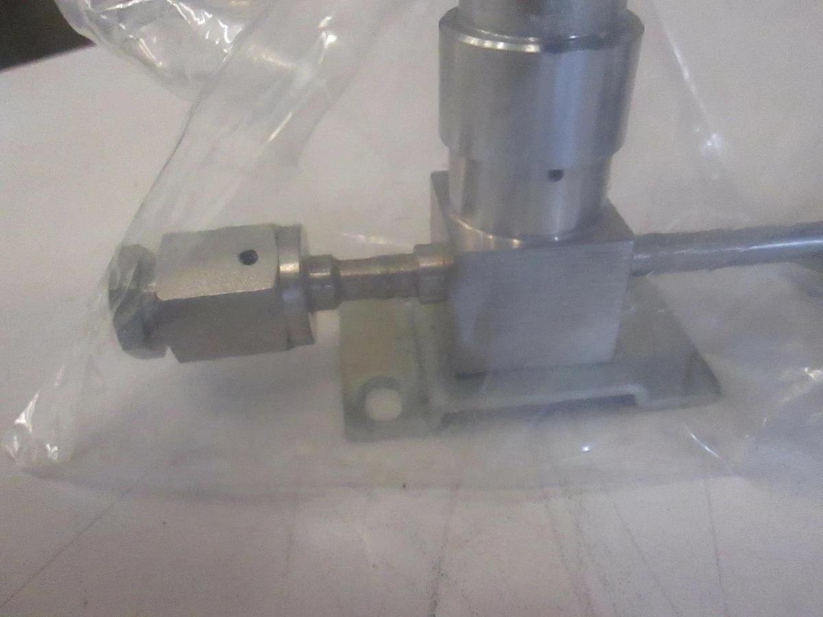 Used Semi Gas manual purge valve assembly, 1/4" FVCR Fittings, Tested Good
