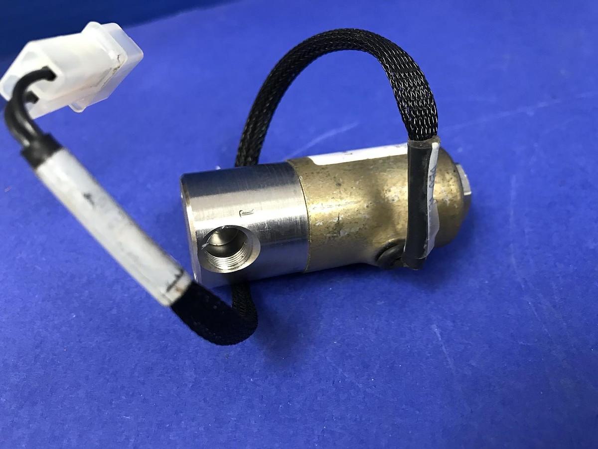 Used Parker B13ADK1100 Solenoid Valve, 24 VDC, 100 psi, Used