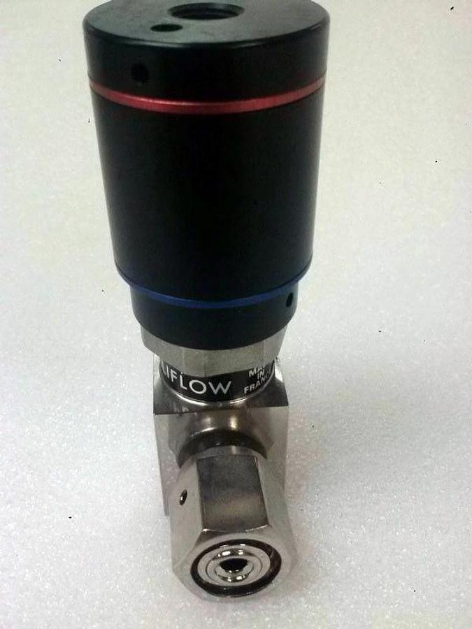 Used Qualiflow SR96/W27 Valve, High Purity, 2-3/4"Face to Face 1/4"FVCR, Used