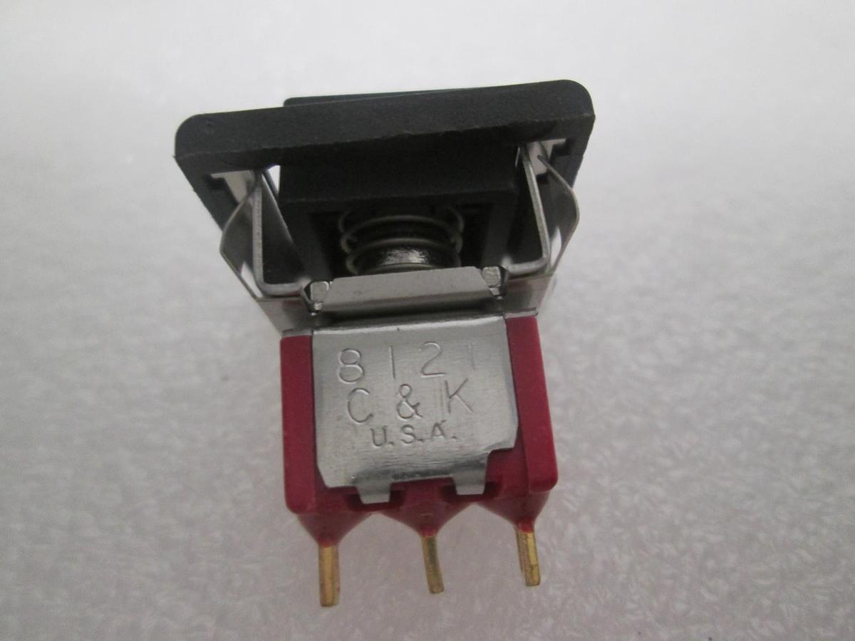 Used Switch, SPDT, Snap-In, 308-072, New