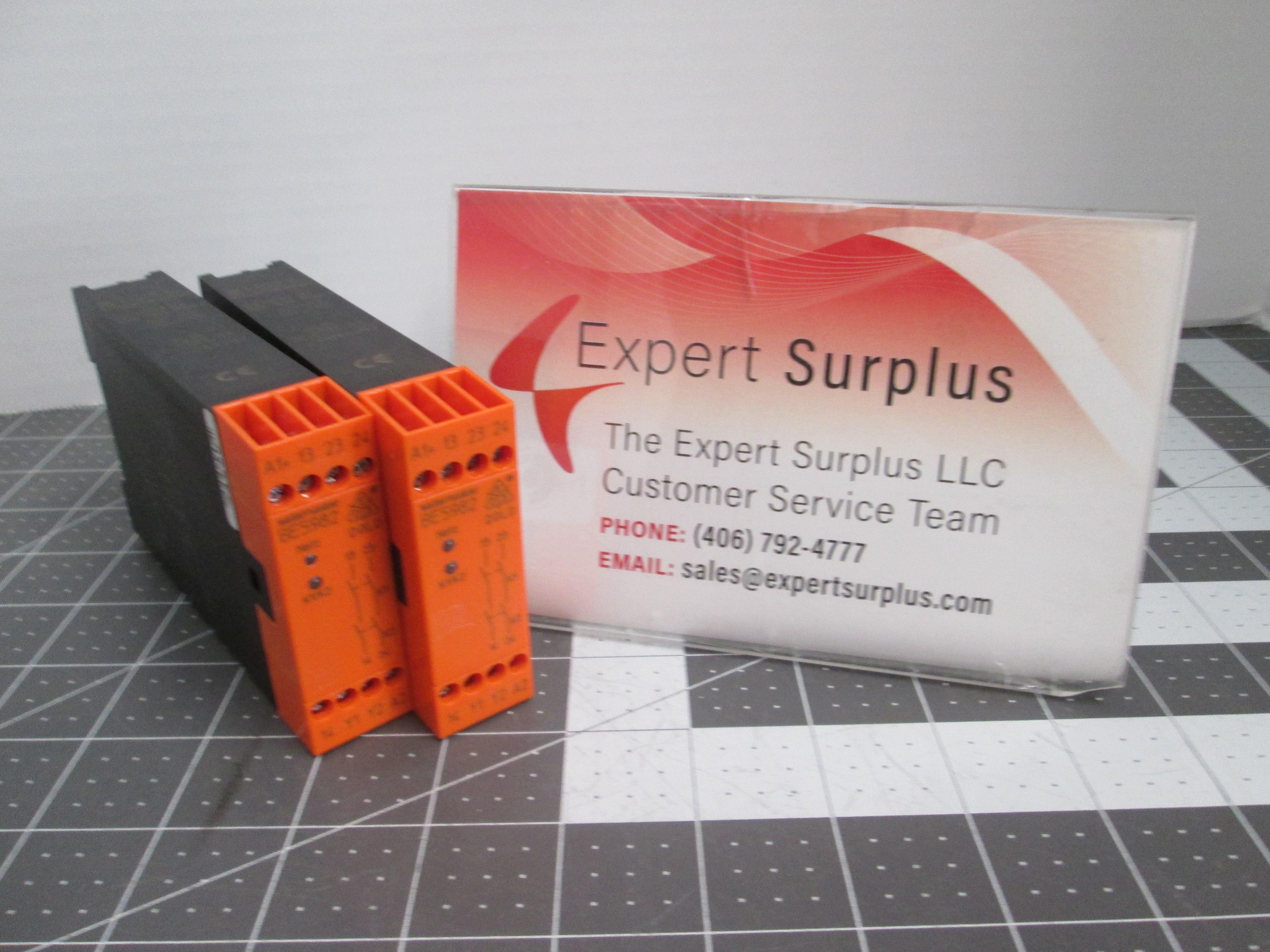 Used Lot of 2 Dold Safemaster BE5982.02 24VDC Emergency Stop Safety Relays 0044292