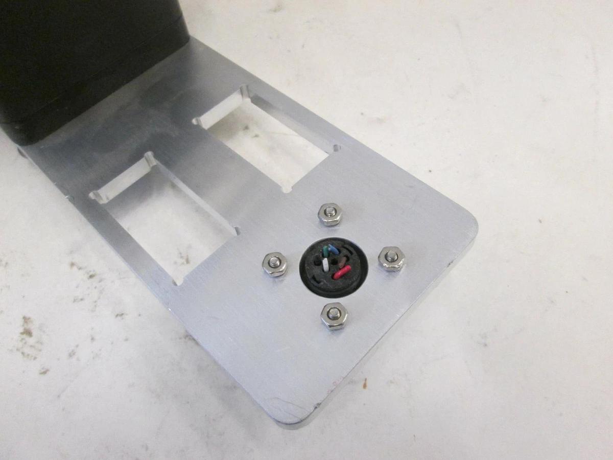 Used Vat 4 Way Aluminum Valve w/ Bracket, Used