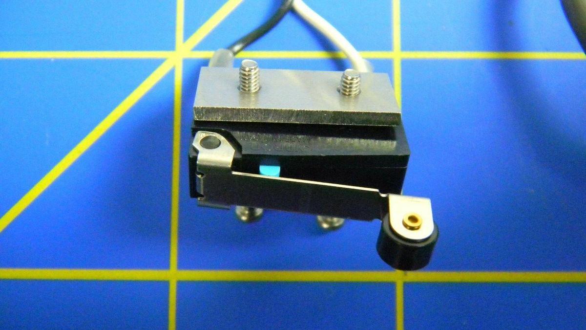 Used Tokyo Electron Limited, Alpha 8s, Omron SSG-01L2H Micro Switch, 0.1A, 30V, Used